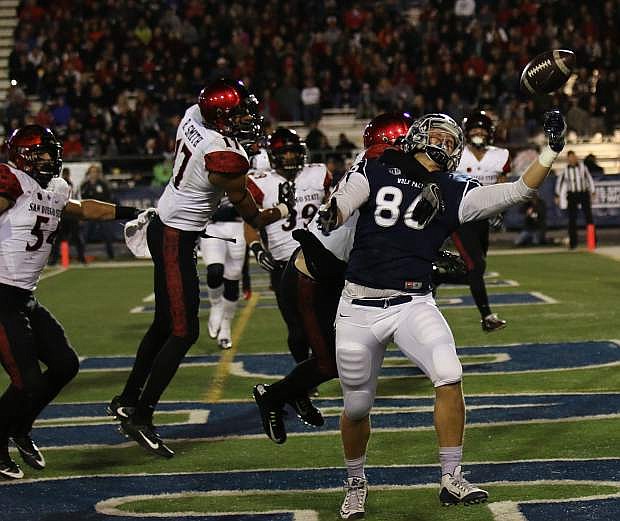 Nevada tight end Brandon Scott can&#039;t come up with the touchdown grab in the first quarter earlier this season.