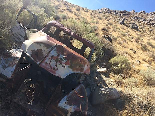 An old abondoned truck gives Dead Truck Canyon Trail its name.