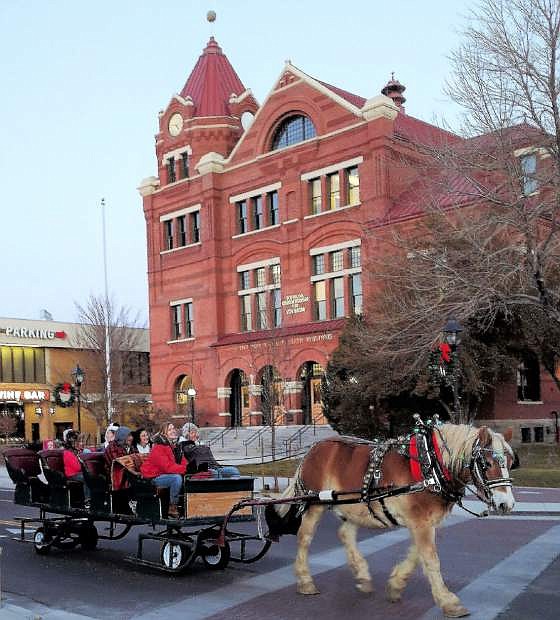 Old fashioned horse and buggy rides begin at 4 pm in front of the Capitol.