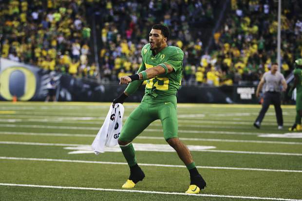 Oregon linebacker Troy Dye leads the Ducks into the Rose Bowl with