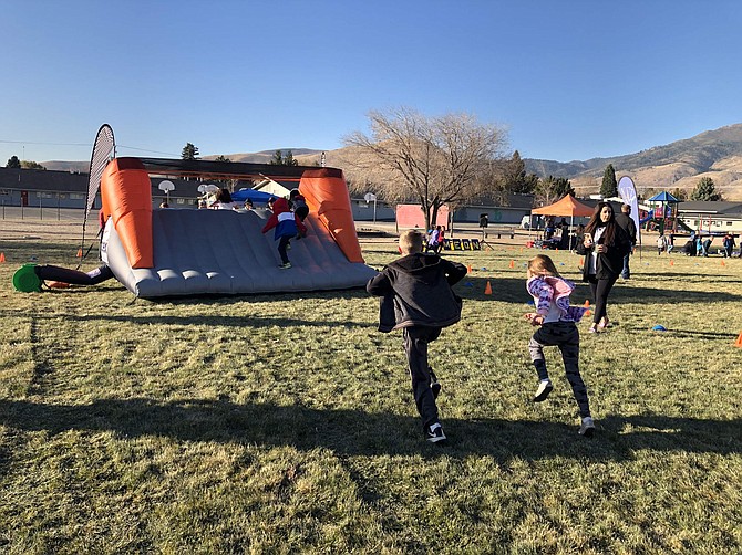 Fritsch Elementary School hosted an Apex Leadership Company training and fundraiser with a school-wide fun run and obstacle course.
