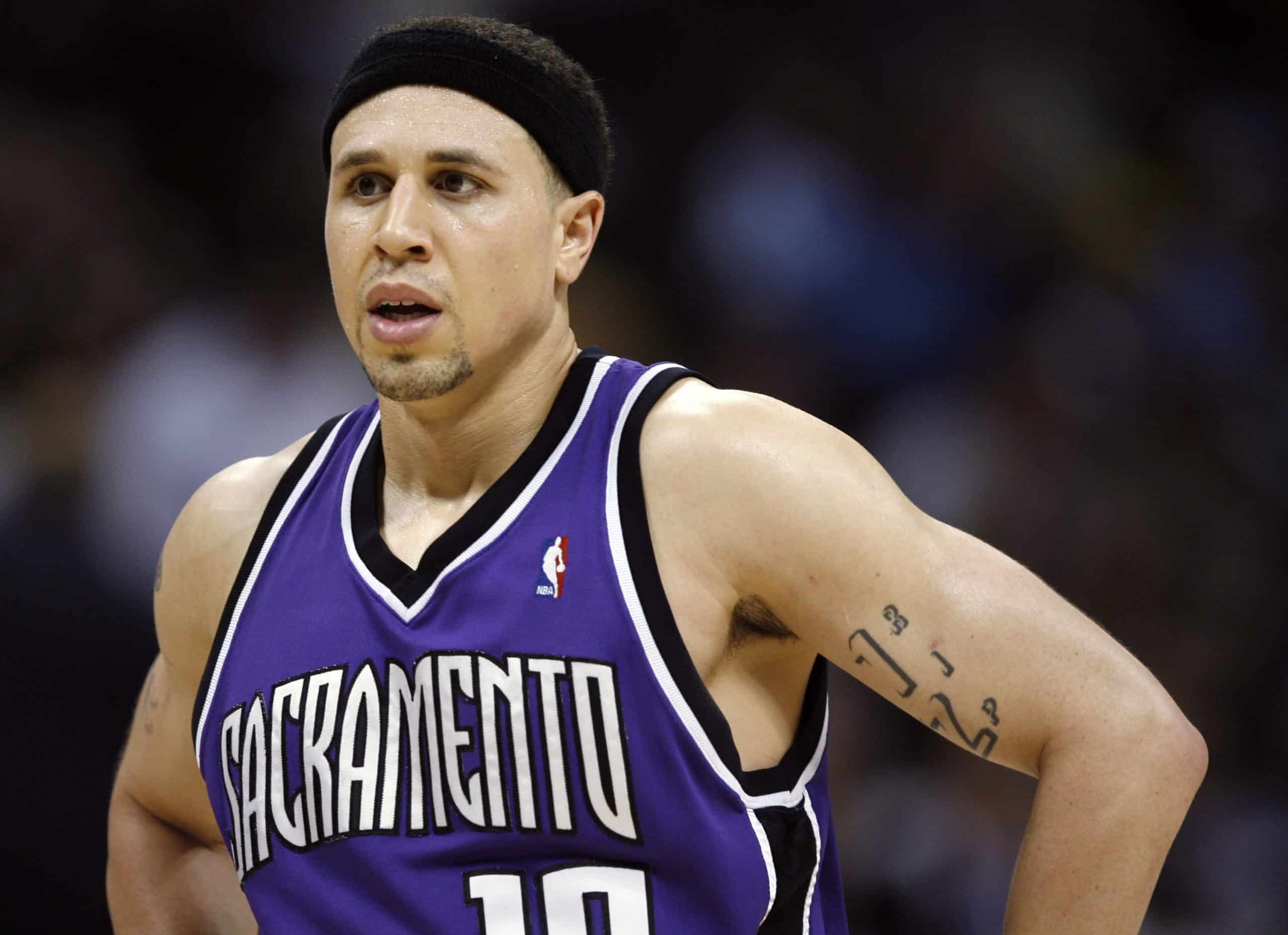 Twitter reacts to jacked Mike Bibby